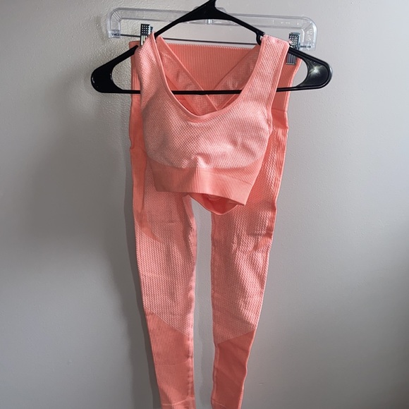 Other - Peach Seamless two-piece yoga set
